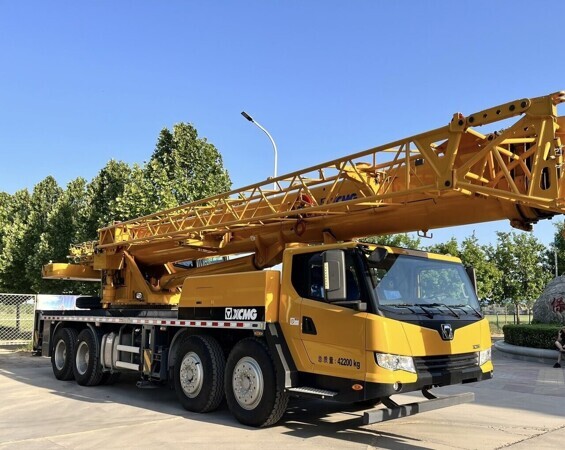 construction_equipment_all_terrain_crane_XCMG_QY50KA_1717031531002403399
